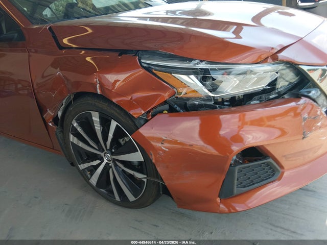 44946614 :رقم المزاد ، 1N4BL4CV9MN352152 vin ، 2021 Nissan Altima Sr Fwd مزاد بيع