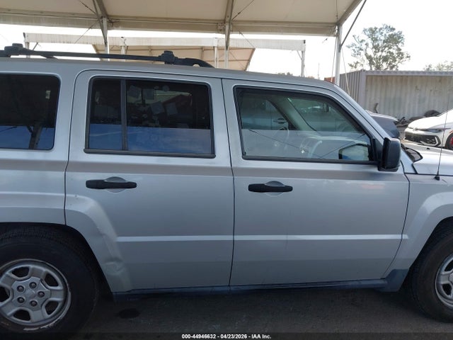 44946632 :رقم المزاد ، 1J8FT28W38D751242 vin ، 2008 Jeep Patriot Sport مزاد بيع