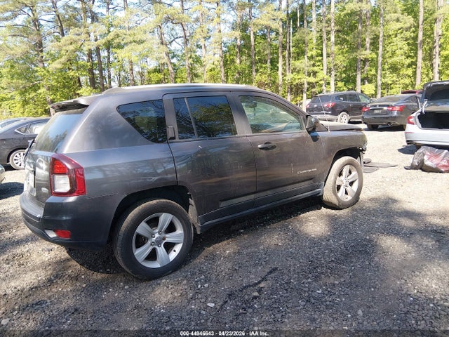 2016 Jeep Compass Latitude მანქანა იყიდება აუქციონზე, vin: 1C4NJDEB7GD745268, აუქციონის ნომერი: 44946643