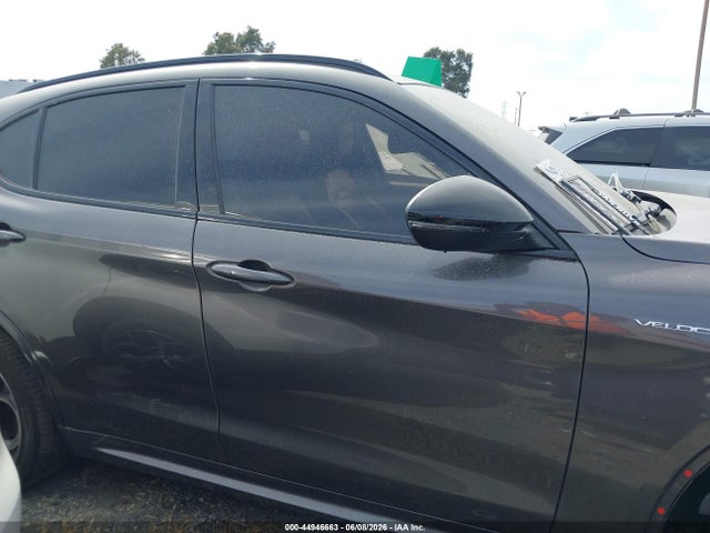Продажа на аукционе авто 2023 Alfa Romeo Stelvio Veloce Awd, vin: ZASPAKBN2P7D55230, номер лота: 44946663
