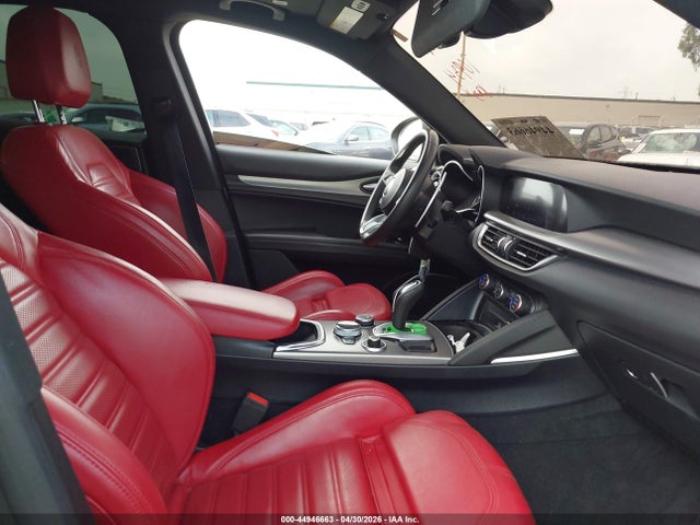 Продажа на аукционе авто 2023 Alfa Romeo Stelvio Veloce Awd, vin: ZASPAKBN2P7D55230, номер лота: 44946663