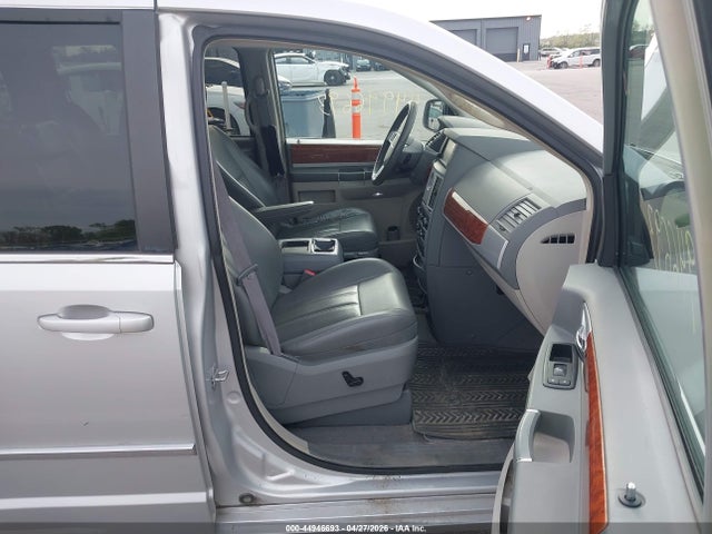 2009 Chrysler Town & Country Touring მანქანა იყიდება აუქციონზე, vin: 2A8HR54149R530217, აუქციონის ნომერი: 44946693