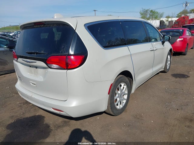 44946755 :رقم المزاد ، 2C4RC1DGXHR621372 vin ، 2017 Chrysler Pacifica Touring مزاد بيع