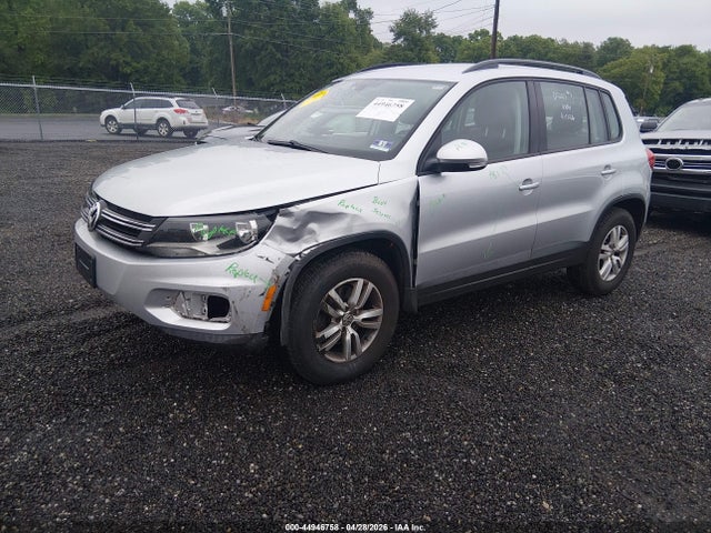 2017 Volkswagen Tiguan 2.0t/2.0t S მანქანა იყიდება აუქციონზე, vin: WVGBV7AX4HK034856, აუქციონის ნომერი: 44946758