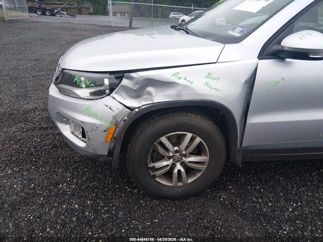 2017 Volkswagen Tiguan 2.0t/2.0t S მანქანა იყიდება აუქციონზე, vin: WVGBV7AX4HK034856, აუქციონის ნომერი: 44946758