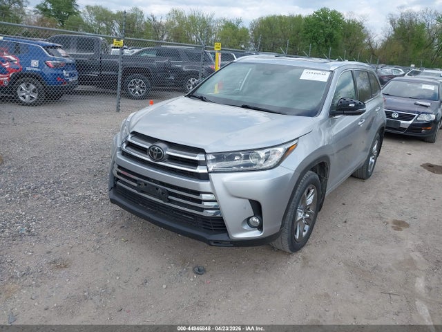 Toyota Highlander Limited Platinum 2018 5TDDZRFH0JS876865 Image 2