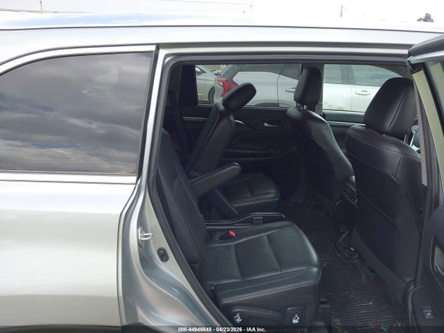 Toyota Highlander Limited Platinum 2018 5TDDZRFH0JS876865 Image 8