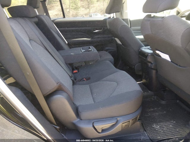 Toyota Grand Highlander Le 2025 5TDAAAB5XSS091729 Image 8