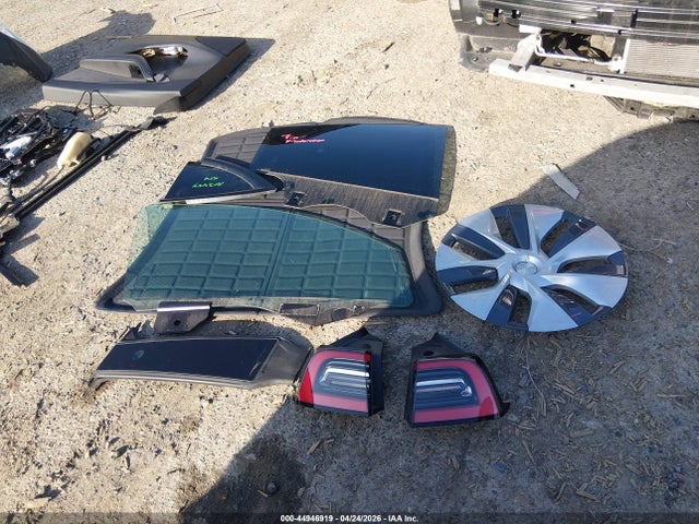 2021 Tesla Model Y Long Range Dual Motor All-wheel Drive მანქანა იყიდება აუქციონზე, vin: 5YJYGDEE6MF072743, აუქციონის ნომერი: 44946919