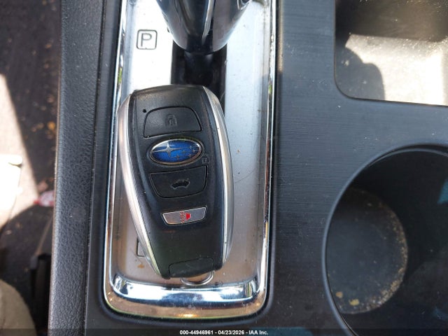 44946961 :رقم المزاد ، 4S4BSALC2F3318283 vin ، 2015 Subaru Outback 2.5i Limited مزاد بيع