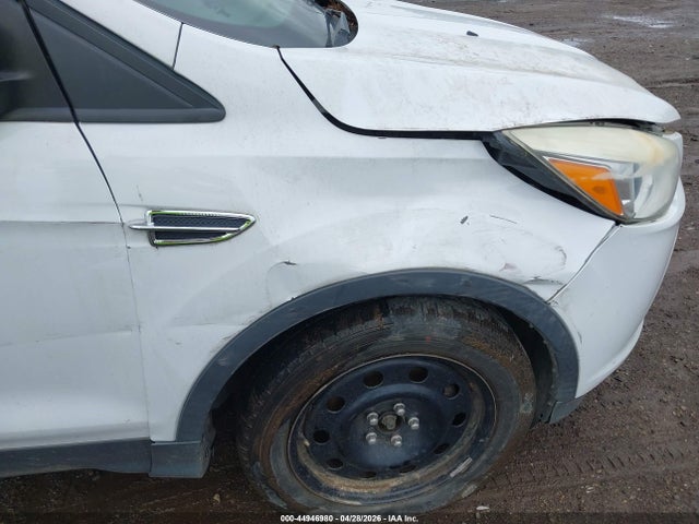 44946980 :رقم المزاد ، 1FMCU0F75FUB73984 vin ، 2015 Ford Escape S مزاد بيع