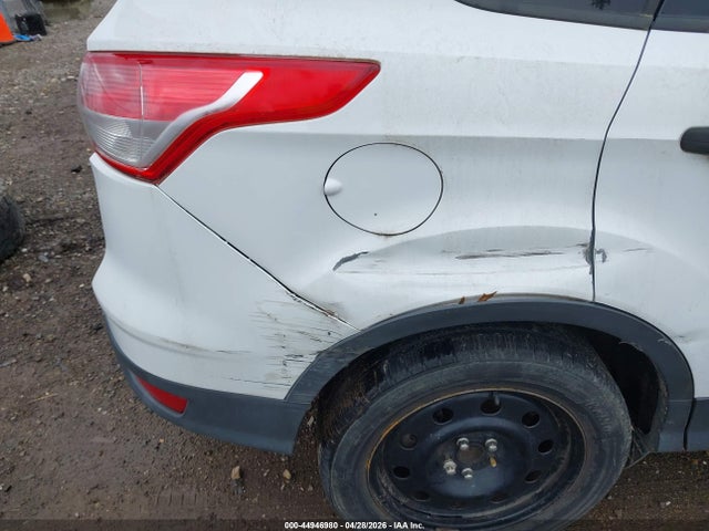 44946980 :رقم المزاد ، 1FMCU0F75FUB73984 vin ، 2015 Ford Escape S مزاد بيع