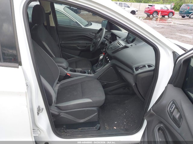 44946980 :رقم المزاد ، 1FMCU0F75FUB73984 vin ، 2015 Ford Escape S مزاد بيع