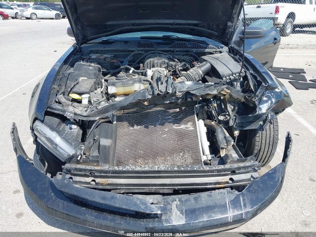 44946982 :رقم المزاد ، 1ZVBP8AN1A5173525 vin ، 2010 Ford Mustang V6/v6 Premium مزاد بيع