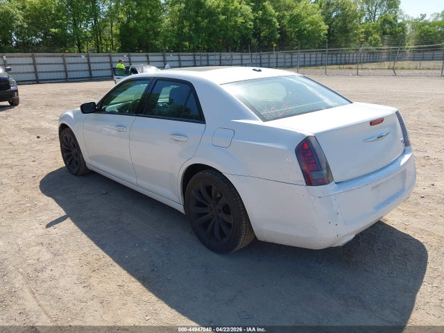 2014 Chrysler 300 300s მანქანა იყიდება აუქციონზე, vin: 2C3CCABG6EH309614, აუქციონის ნომერი: 44947040