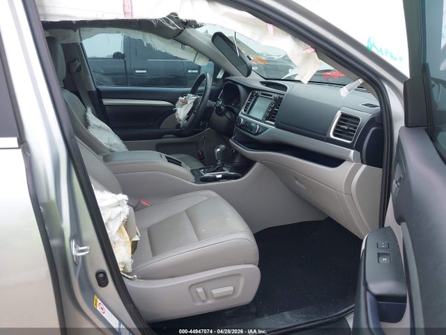44947074 :رقم المزاد ، 5TDJZRFH9KS620034 vin ، 2019 Toyota Highlander Xle مزاد بيع