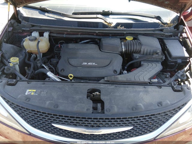 Продажа на аукционе авто 2017 Chrysler Pacifica Touring-l, vin: 2C4RC1BG0HR516052, номер лота: 44947199