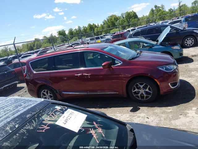 Продажа на аукционе авто 2017 Chrysler Pacifica Touring-l, vin: 2C4RC1BG0HR516052, номер лота: 44947199