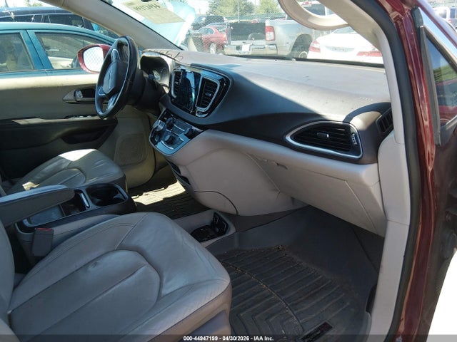 Продажа на аукционе авто 2017 Chrysler Pacifica Touring-l, vin: 2C4RC1BG0HR516052, номер лота: 44947199