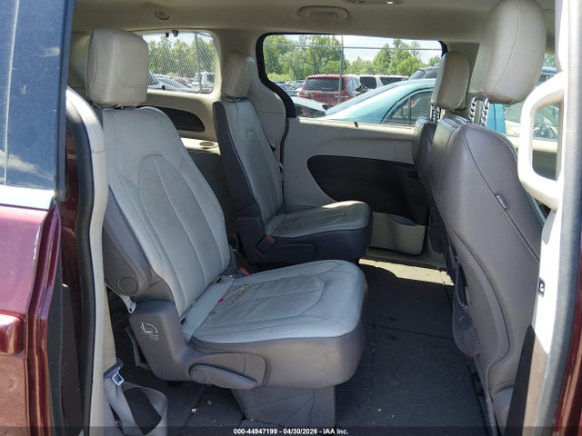 Продажа на аукционе авто 2017 Chrysler Pacifica Touring-l, vin: 2C4RC1BG0HR516052, номер лота: 44947199