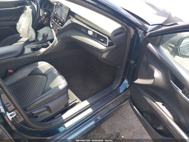 44947255 :رقم المزاد ، 4T1G11AK0MU578935 vin ، 2021 Toyota Camry Se مزاد بيع