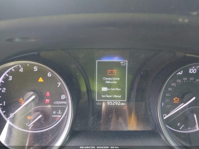 44947255 :رقم المزاد ، 4T1G11AK0MU578935 vin ، 2021 Toyota Camry Se مزاد بيع