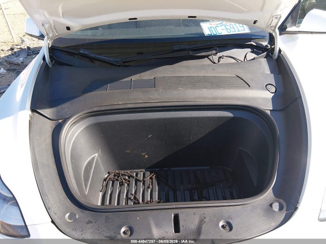 2021 Tesla Model Y Standard Range Rear-wheel Drive მანქანა იყიდება აუქციონზე, vin: 5YJYGDED8MF109556, აუქციონის ნომერი: 44947257