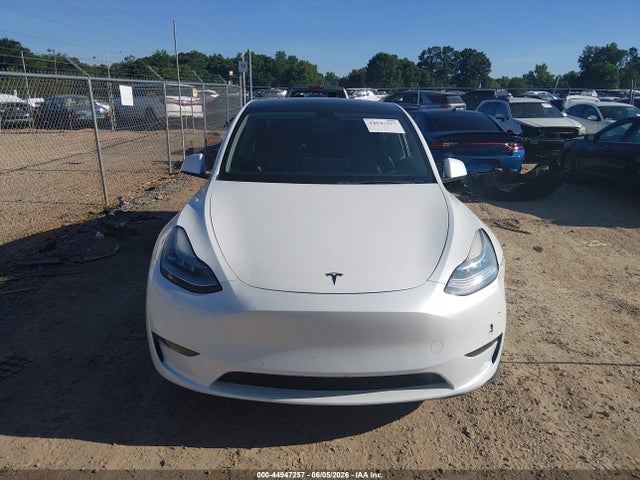 2021 Tesla Model Y Standard Range Rear-wheel Drive მანქანა იყიდება აუქციონზე, vin: 5YJYGDED8MF109556, აუქციონის ნომერი: 44947257