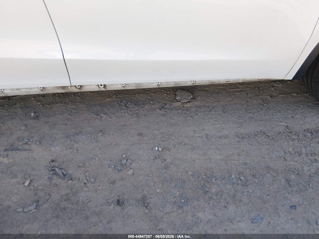 2021 Tesla Model Y Standard Range Rear-wheel Drive მანქანა იყიდება აუქციონზე, vin: 5YJYGDED8MF109556, აუქციონის ნომერი: 44947257