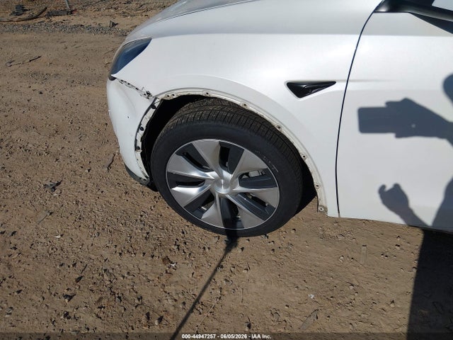 2021 Tesla Model Y Standard Range Rear-wheel Drive მანქანა იყიდება აუქციონზე, vin: 5YJYGDED8MF109556, აუქციონის ნომერი: 44947257