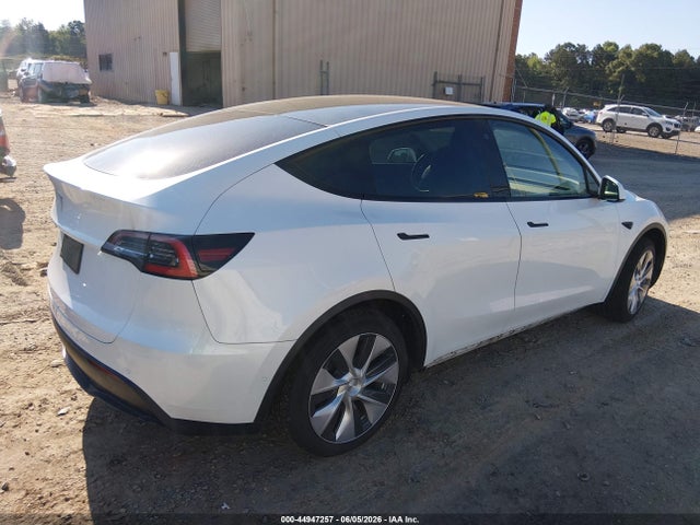 2021 Tesla Model Y Standard Range Rear-wheel Drive მანქანა იყიდება აუქციონზე, vin: 5YJYGDED8MF109556, აუქციონის ნომერი: 44947257