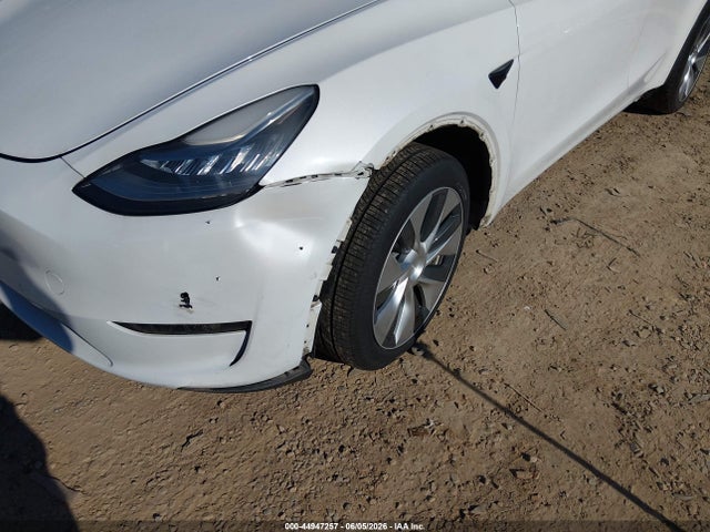 2021 Tesla Model Y Standard Range Rear-wheel Drive მანქანა იყიდება აუქციონზე, vin: 5YJYGDED8MF109556, აუქციონის ნომერი: 44947257