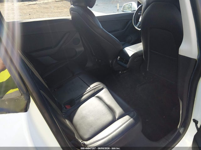 2021 Tesla Model Y Standard Range Rear-wheel Drive მანქანა იყიდება აუქციონზე, vin: 5YJYGDED8MF109556, აუქციონის ნომერი: 44947257