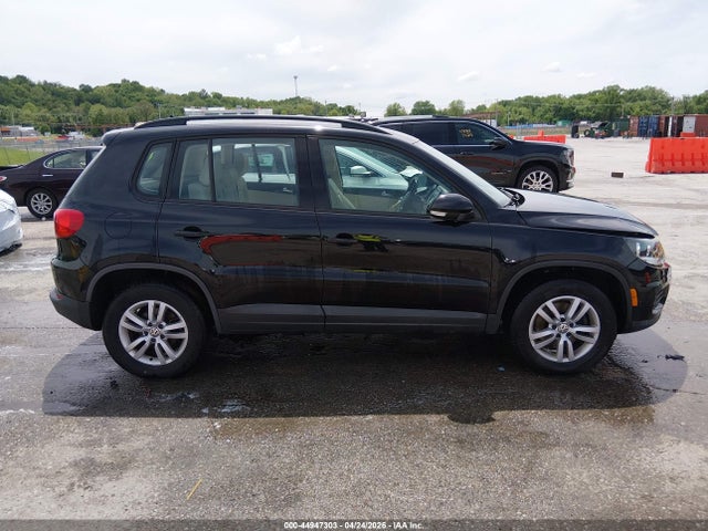 2016 Volkswagen Tiguan S მანქანა იყიდება აუქციონზე, vin: WVGBV7AX7GW563998, აუქციონის ნომერი: 44947303