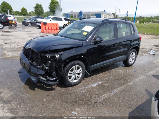 2016 Volkswagen Tiguan S მანქანა იყიდება აუქციონზე, vin: WVGBV7AX7GW563998, აუქციონის ნომერი: 44947303