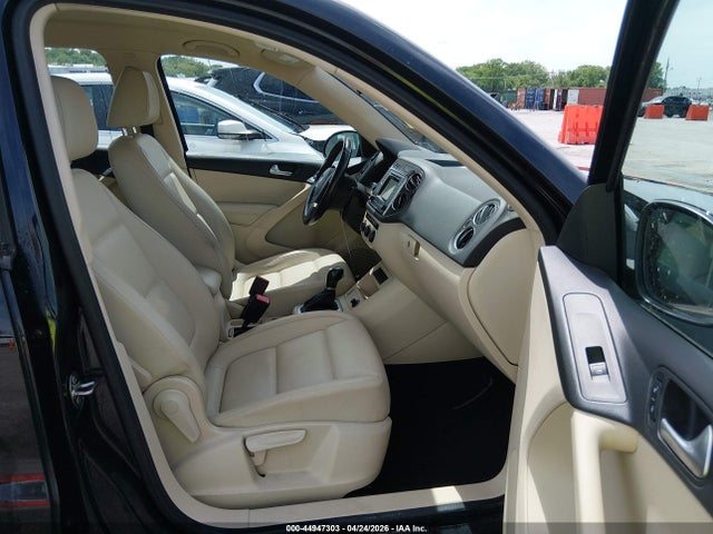 2016 Volkswagen Tiguan S მანქანა იყიდება აუქციონზე, vin: WVGBV7AX7GW563998, აუქციონის ნომერი: 44947303