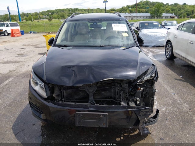 2016 Volkswagen Tiguan S მანქანა იყიდება აუქციონზე, vin: WVGBV7AX7GW563998, აუქციონის ნომერი: 44947303