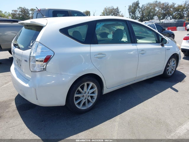 JTDZN3EU8E3314118 Toyota Prius V Five