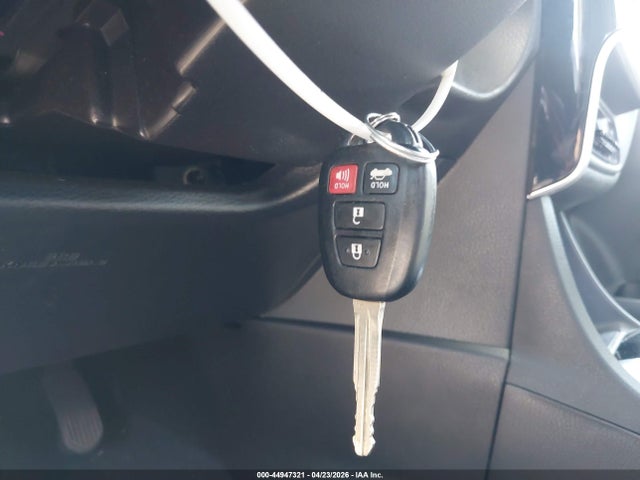2019 Toyota Corolla Le მანქანა იყიდება აუქციონზე, vin: 2T1BURHEXKC162499, აუქციონის ნომერი: 44947321