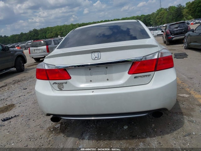 Продажа на аукционе авто 2015 Honda Accord Sport, vin: 1HGCR2F5XFA000402, номер лота: 44947332