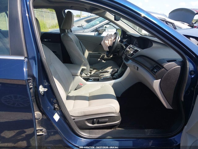 2015 Honda Accord Ex-l მანქანა იყიდება აუქციონზე, vin: 1HGCR2F82FA050513, აუქციონის ნომერი: 44947336