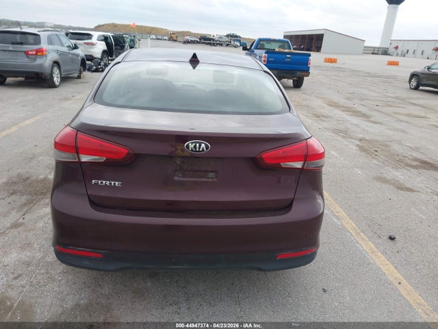 44947374 :رقم المزاد ، 3KPFL4A76JE201804 vin ، 2018 Kia Forte Lx مزاد بيع