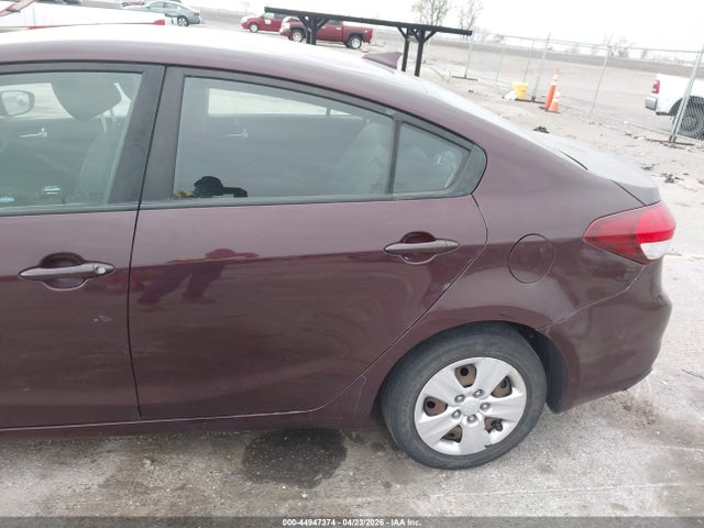 44947374 :رقم المزاد ، 3KPFL4A76JE201804 vin ، 2018 Kia Forte Lx مزاد بيع