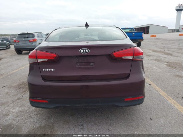 44947374 :رقم المزاد ، 3KPFL4A76JE201804 vin ، 2018 Kia Forte Lx مزاد بيع