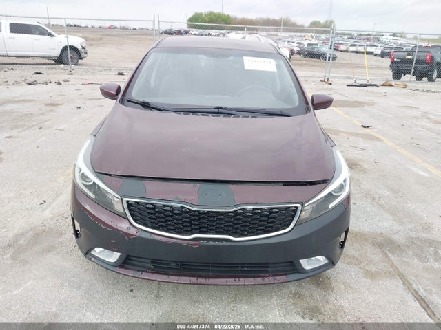 44947374 :رقم المزاد ، 3KPFL4A76JE201804 vin ، 2018 Kia Forte Lx مزاد بيع