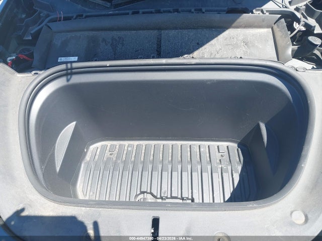 44947380 :رقم المزاد ، 7SAYGDED0SF316099 vin ، 2025 Tesla Model Y Long Range Dual Motor Rear-wheel Drive مزاد بيع