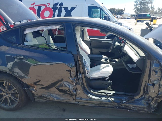 44947380 :رقم المزاد ، 7SAYGDED0SF316099 vin ، 2025 Tesla Model Y Long Range Dual Motor Rear-wheel Drive مزاد بيع