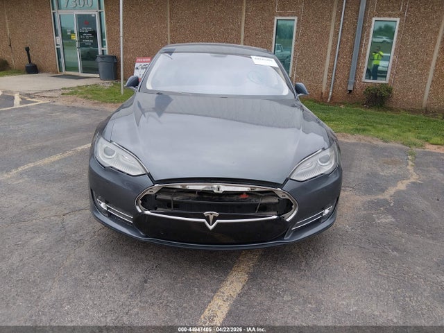44947405 :رقم المزاد ، 5YJSA1H14EFP35789 vin ، 2014 Tesla Model S P85 مزاد بيع