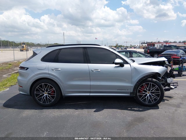 Porsche CAYENNE S 2024 WP1AL2AY5RDA35472 Image 13