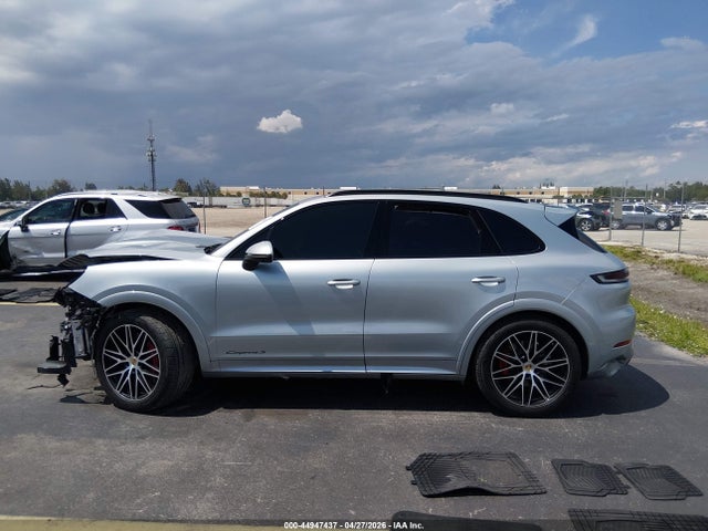Porsche CAYENNE S 2024 WP1AL2AY5RDA35472 Image 14